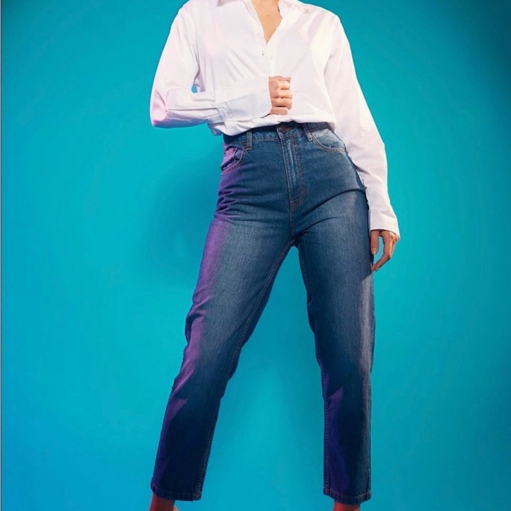 BooHoo High Waisted Mom Jeans Size 2 NWT